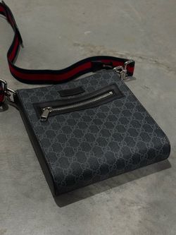 Gucci GG Supreme Black Messenger Bag – Web Strap