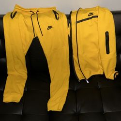 Yellow And Black Nike Tech 