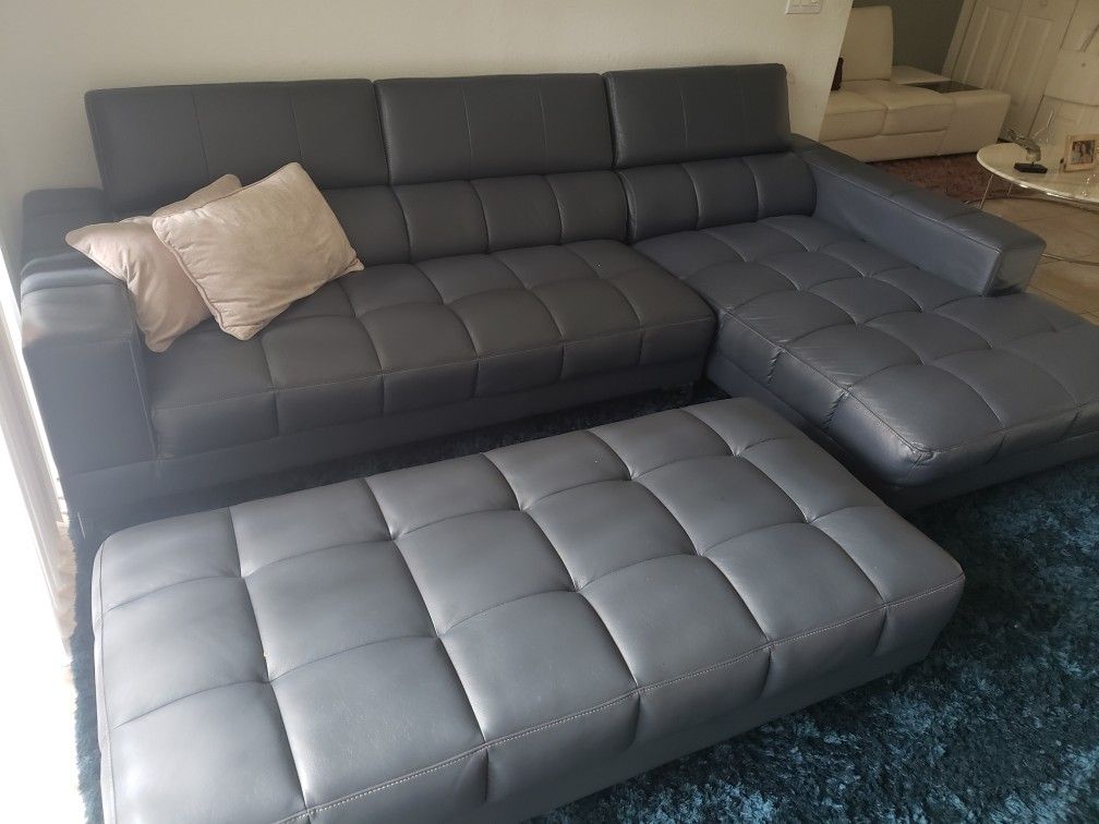 Sophia Vergara sectional sofa set