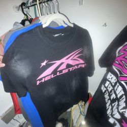 SMALL BLACK AND PINK HELLSTAR TEE SHIRT