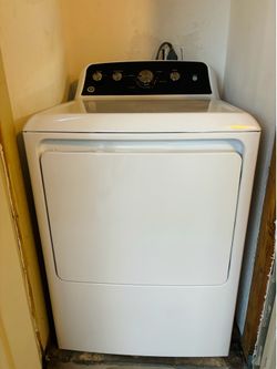 GE 7.2 cu ft Electric Dryer  white – like new