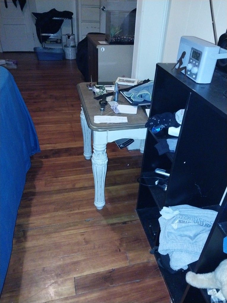 (Two) END TABLES :match Coffee Table