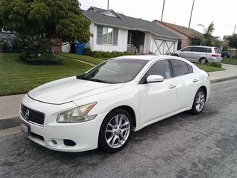 Really nice 2011 Nissan Maxima SV