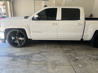 Chevrolet Silverado Crew Cab Pickup Truck