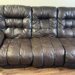 MATCHING LEATHER SOFA AND LOVESEAT! BOTH SOFAS HAVE  ELECTRIC RECLINERS ON EACH END. COFFEE AND END TABLES INCLUDED..