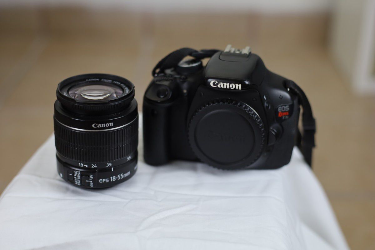 Canon EOS T3i Excellent Camera / Lens / SD / Bag