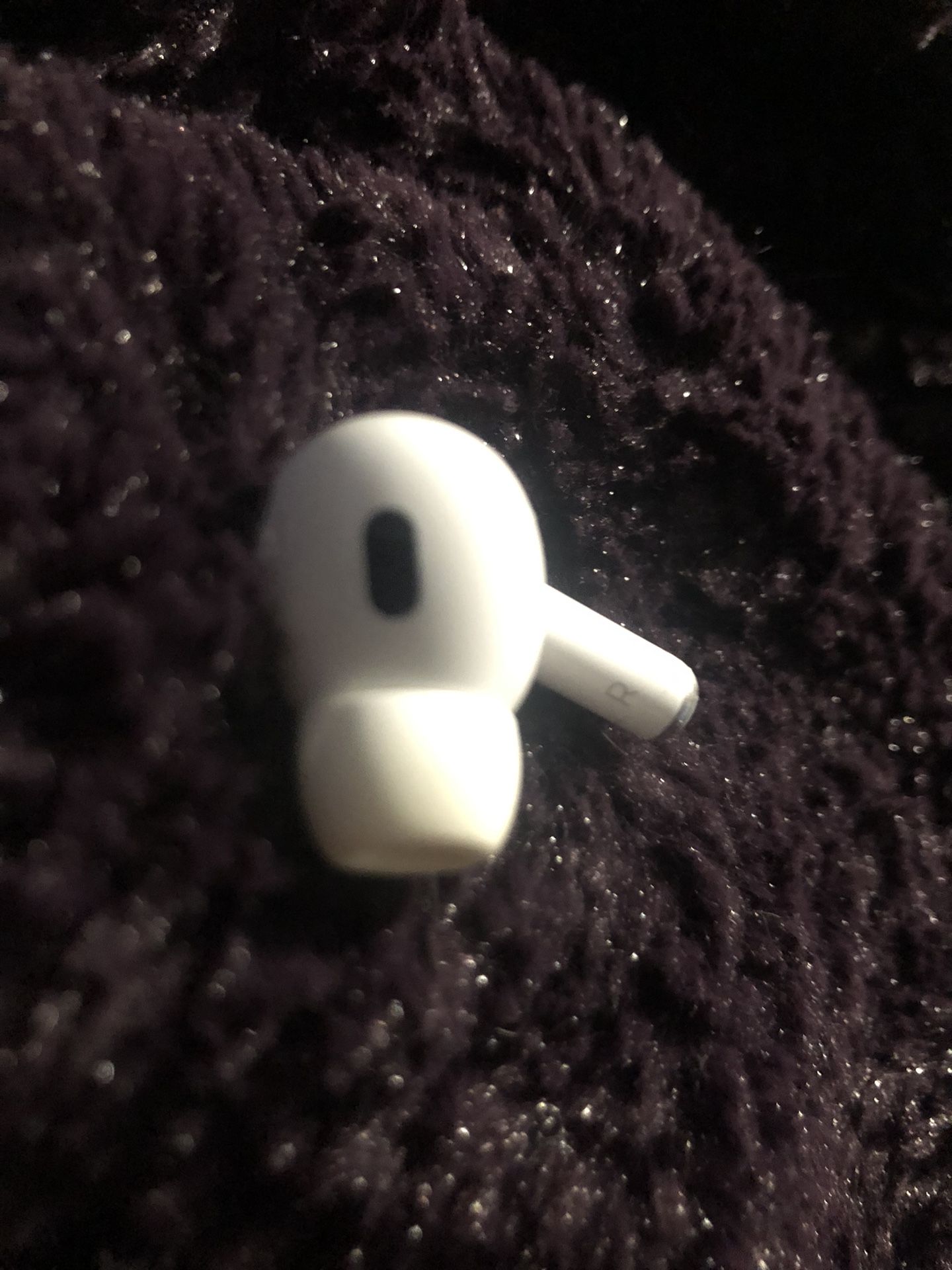 SINGLE RIGHT AIR POD PRO