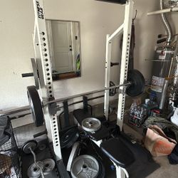 Weightlifting Equipment 