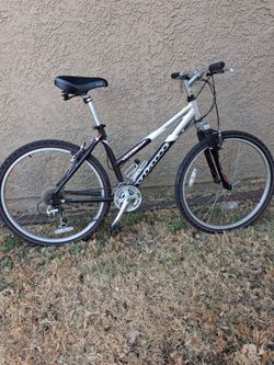Giant SE Rincon 26' mountain bike