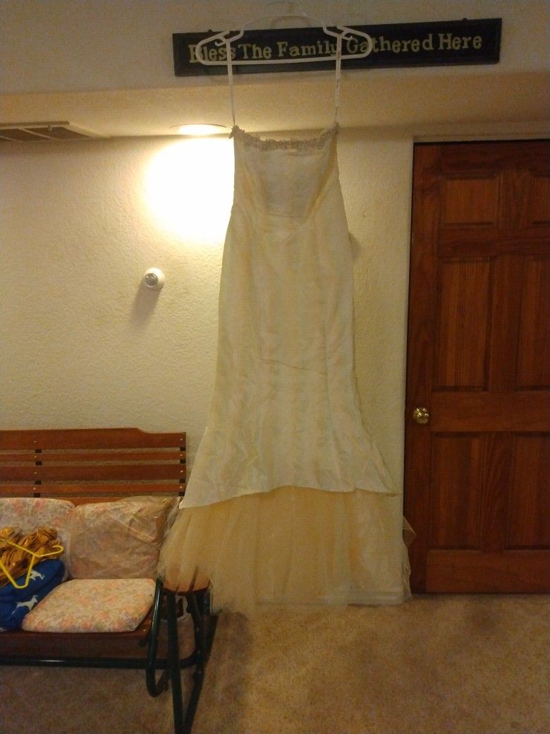 WEDDING DRESS