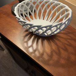 Williams Sonoma White Ceramic / Porcelain Basket Bowl - Home Decor