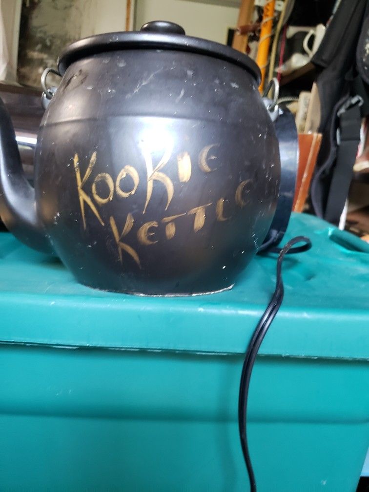 Kookie Kettle Cookie Jar
