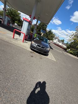 Looking to get rid of my 2006 BMW 325I It runs very good. The only thing is all of the lights are on the dashboard. Clean interior looking to negotiat