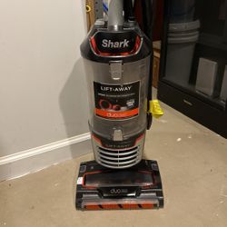 Shark Duo Lift Away Vacuum