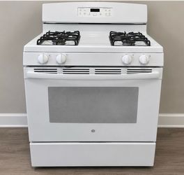 GE White Freestanding Gas Range