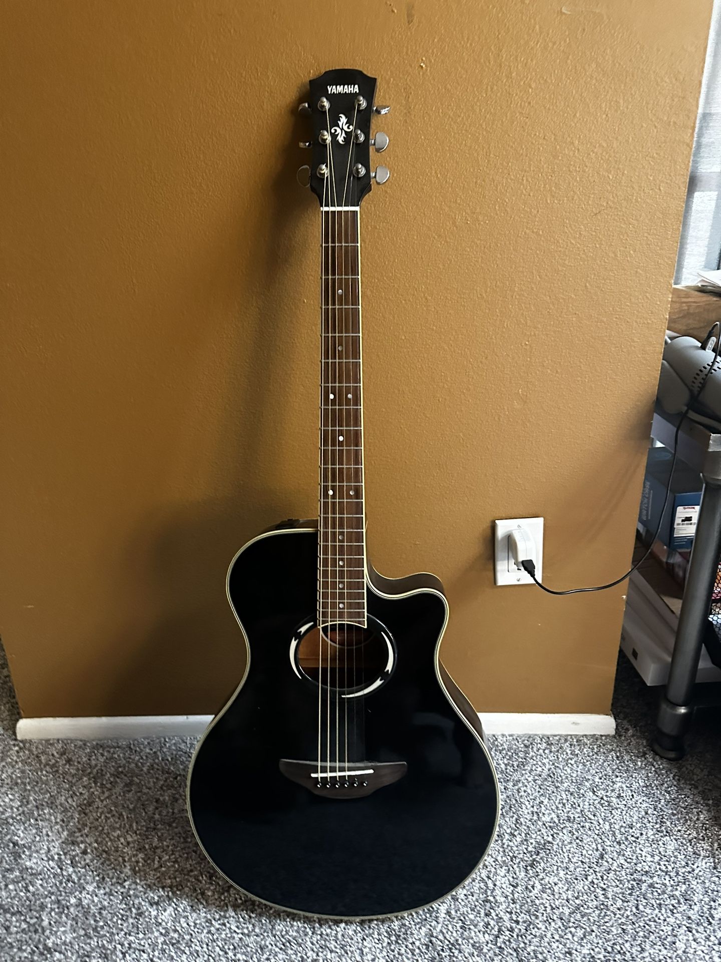 Used Yamaha APX500 Acoustic Electric Guitar