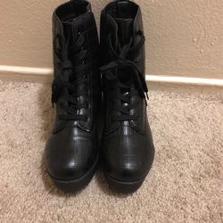 Black Boots New