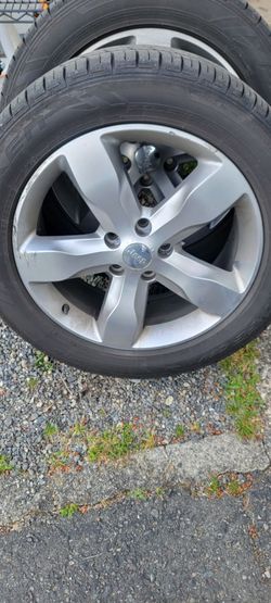 Jeep Grand Cherokee Rims and Tires