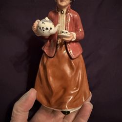 "Teatime" HN2255  7.75" Porcelain Figurine  1966  Limited Editions ROYAL DOULTON