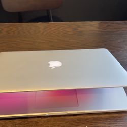 Apple MacBook Pro 15” Retina Quad Core I7 8GB RAM 500GB SSD DRIVE $275