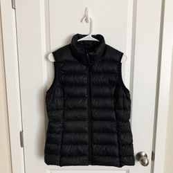 Womens Eddie Bauer Black Puffer Vest size medium