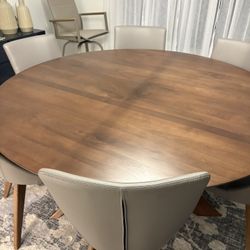 Beautiful Wood Table With 6 Chairs 