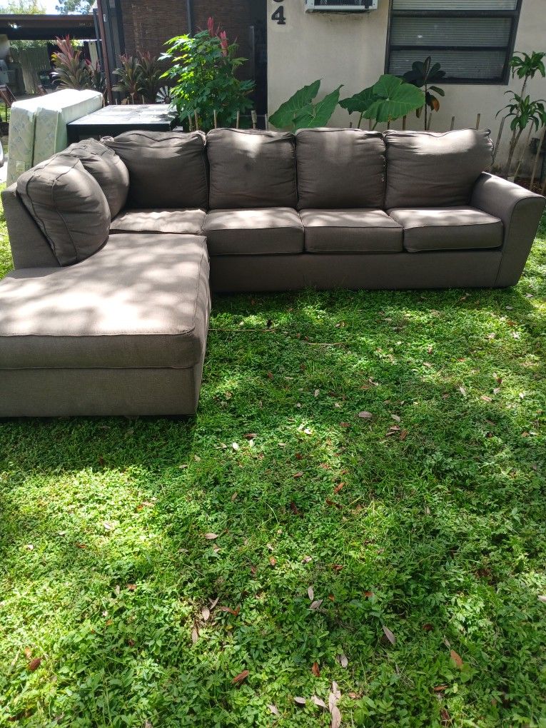 Brown Couch 2pc Sectional Very Good Condition
