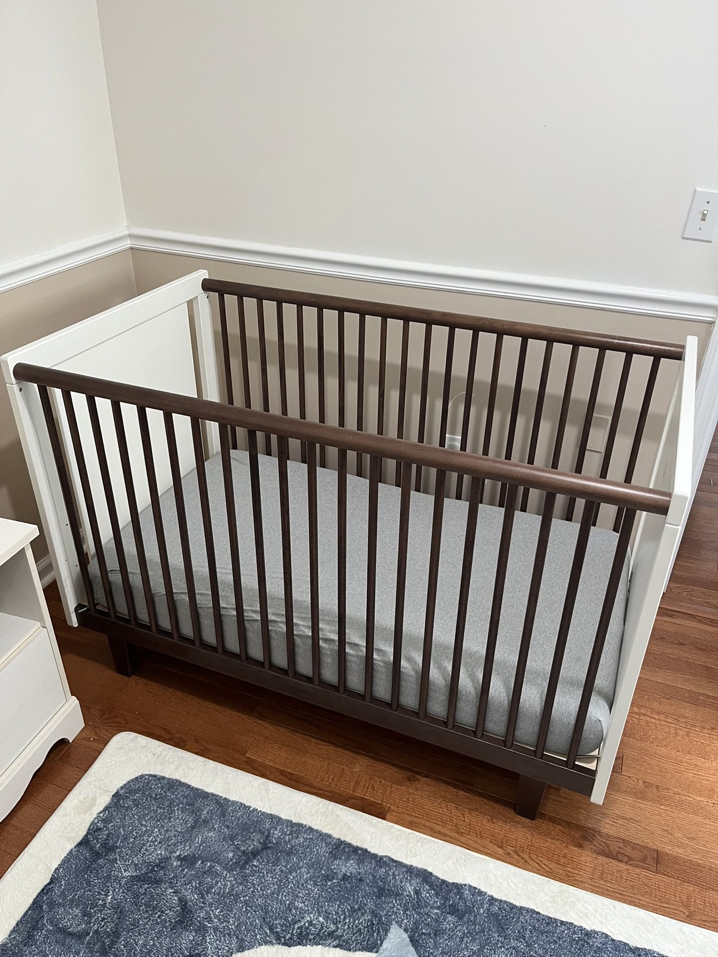 Baby Crib (Oeuf Rhea)