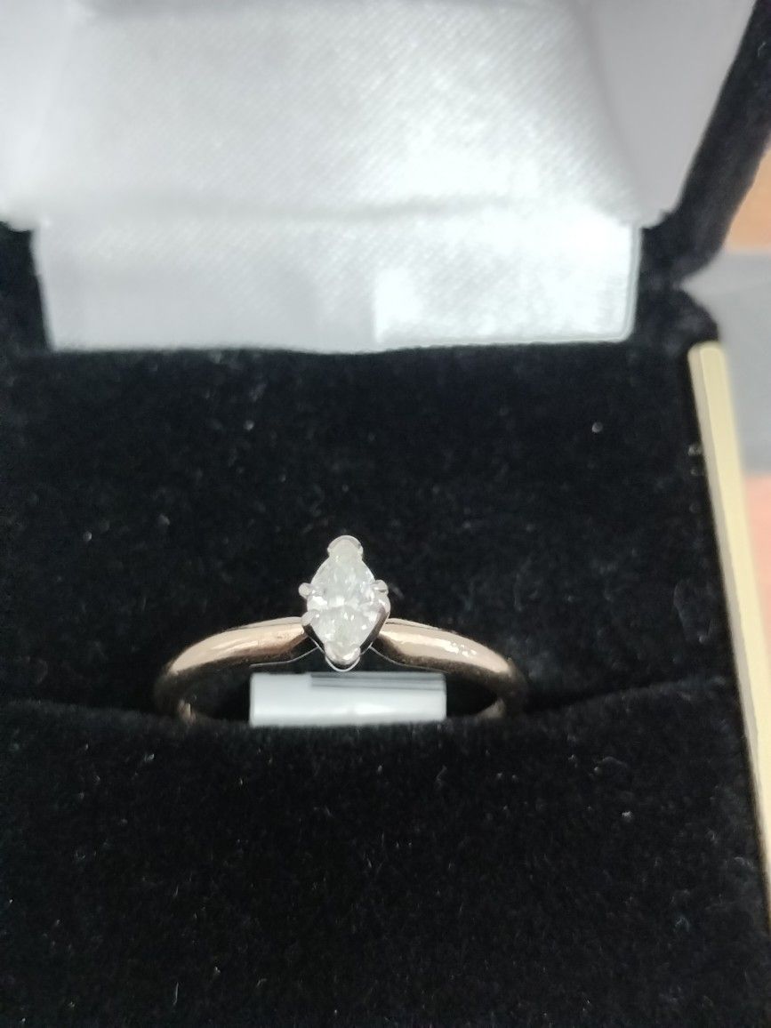 Ladies Marquise Solitaire Ring