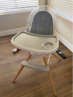 Munchkin Cloud Baby High Chair two same chairs for sale separately