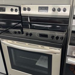 New Scratch And Dent Frigidaire 45 Burner Glass Top Stainless Steel Range. 1 Year Warranty 