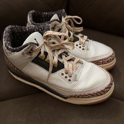 Girl Jordan shoes Size 6 Youth