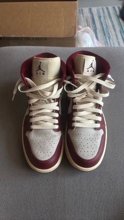 Wmns Air Jordan 1 Mid SE 'Lift Up'