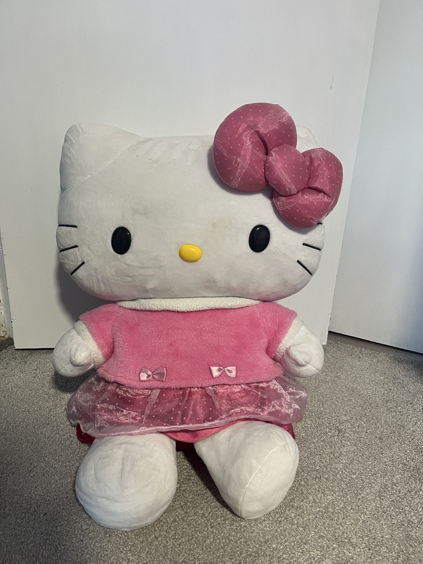 Hello Kitty Plushie