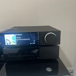 Cambridge Evo 150 All-in-one Player Amplifier and Evo CD Transport ( Combo ). 