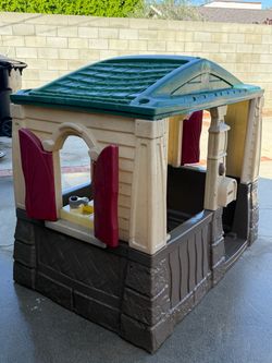 Outdoor playhouse