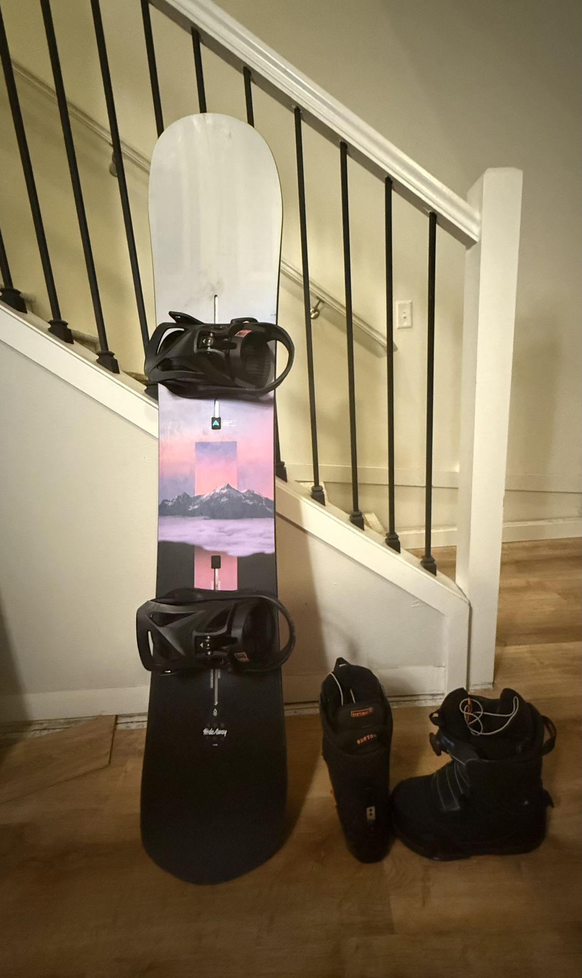 Burton Hideaway (148) w/ Step On Bindings and Boots (size8.5)