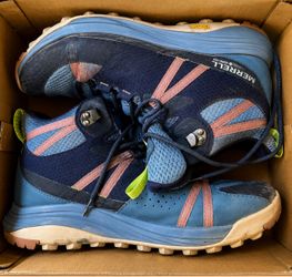 Men’s Merill hiking shoes size 11
