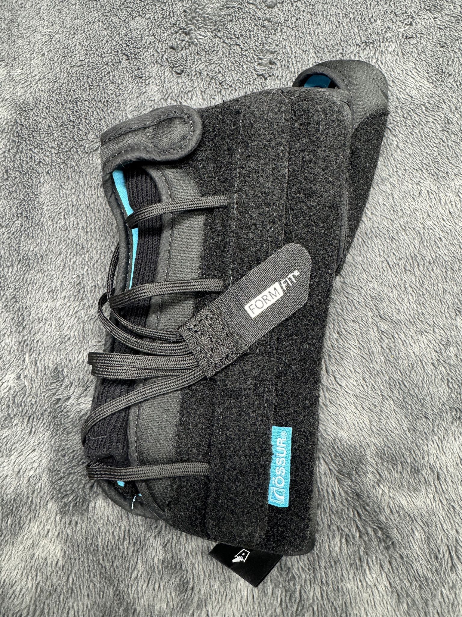 New Ossur Form Fit and Adjustable Universal Left Handed Wrist and Thumb Brace!
