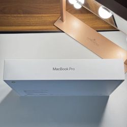 New Apple MacBook 