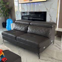 Beautiful Couch $400 