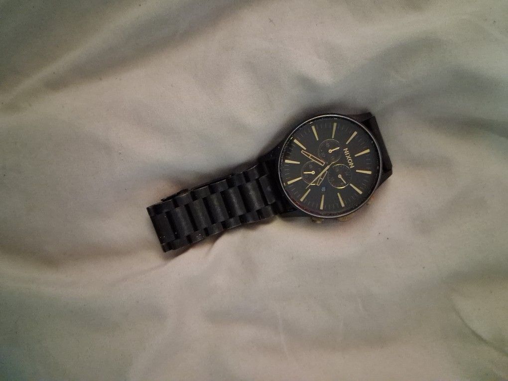 Nixon NEVER BE LATE men's Wrist Watch