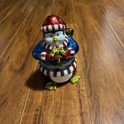 Musical Christmas penguin