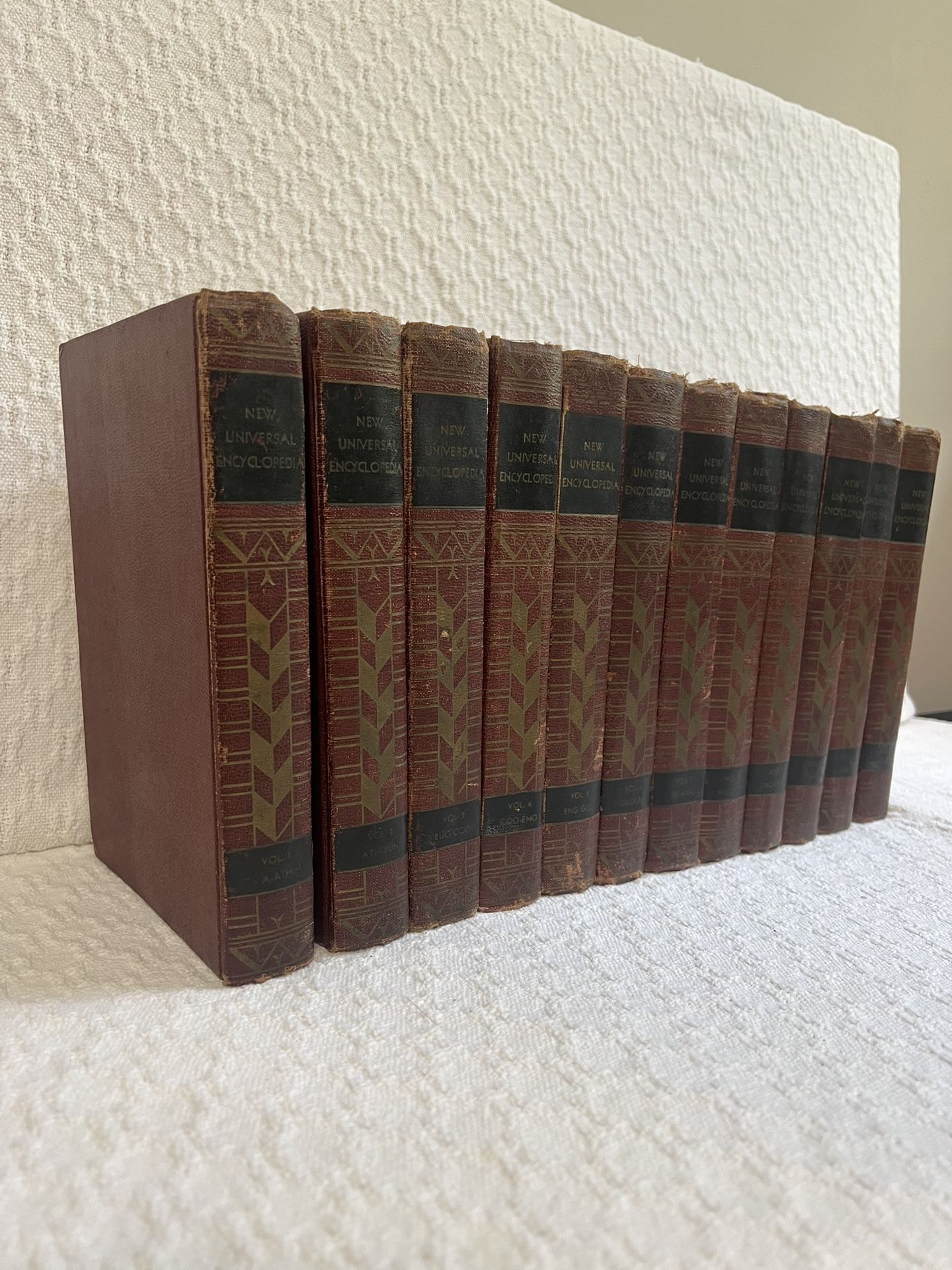 New Universal Encyclopedia Vintage VG