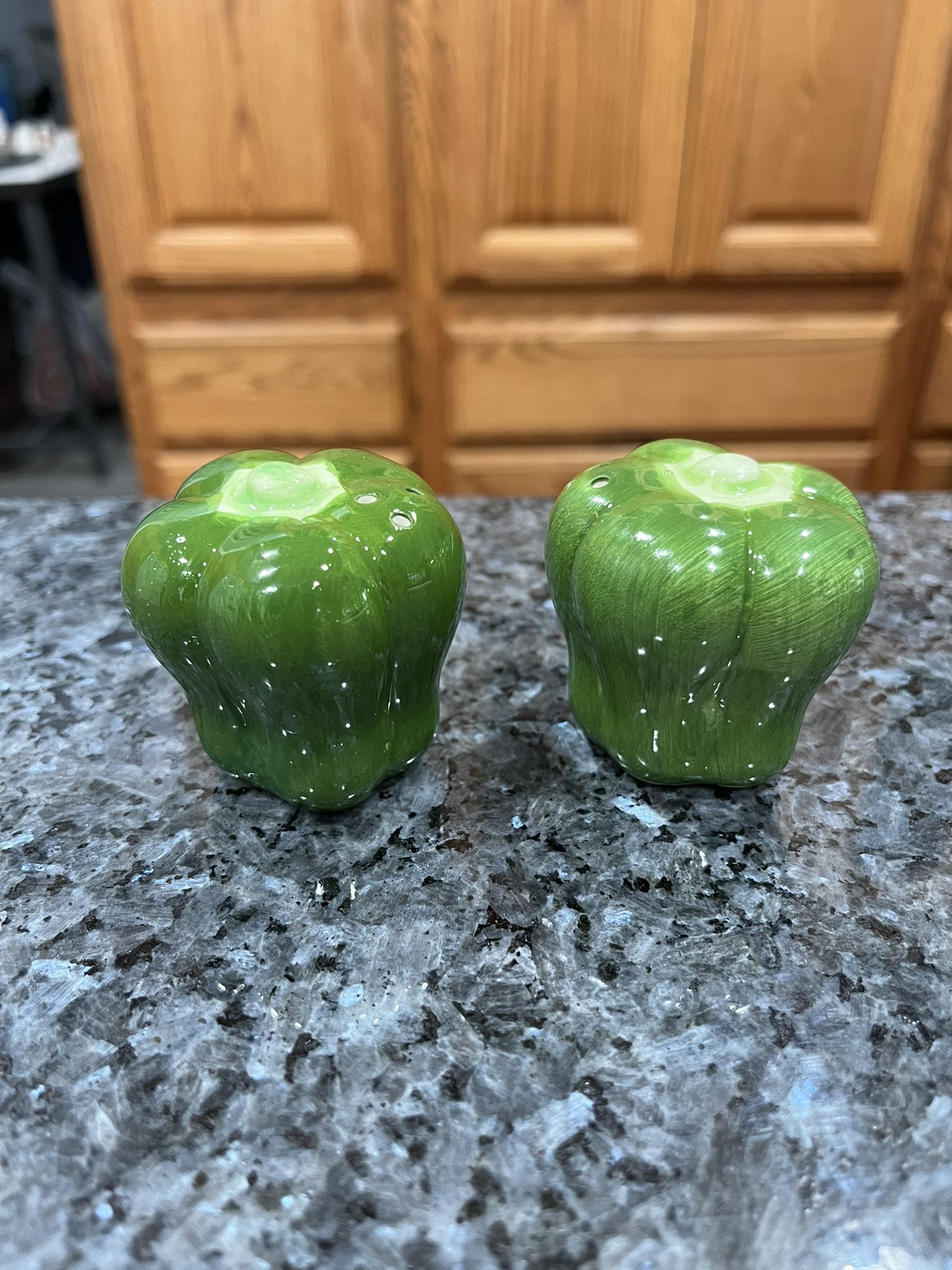 Vintage Ceramic Green Bell Peppers Pair Of Salt And Pepper Shakers.  Preowned 