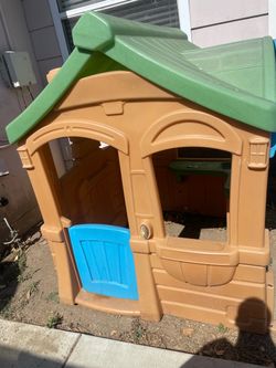 Toy playhouse