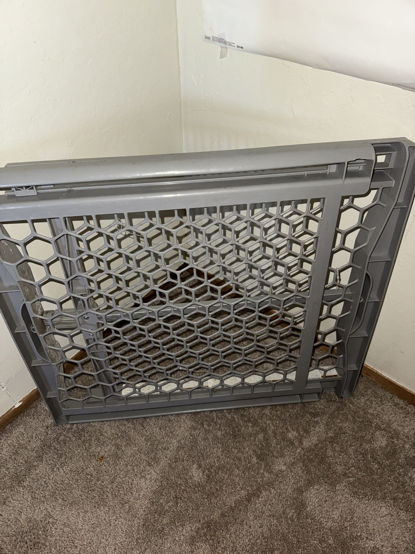 BABY GATE