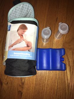 Breastfeeding cooler with ice pack storage containers