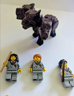 (3) HARRY  POTTER LEGO  FIGURES & FLUFFY THE 3  HEADED. DOG.