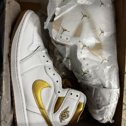 Jordan 1 High OG Metallic 